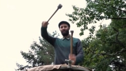 Денис Васильєв заграв на тулумбасі Денис Васильєв заграв на тулумбасі