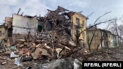 
За уточненою інформацією штабу, вчора, 20 квітня, у день «великоднього перемир’я» противник здійснив по позиціях українських підрозділів та населених пунктах 1882 обстріли