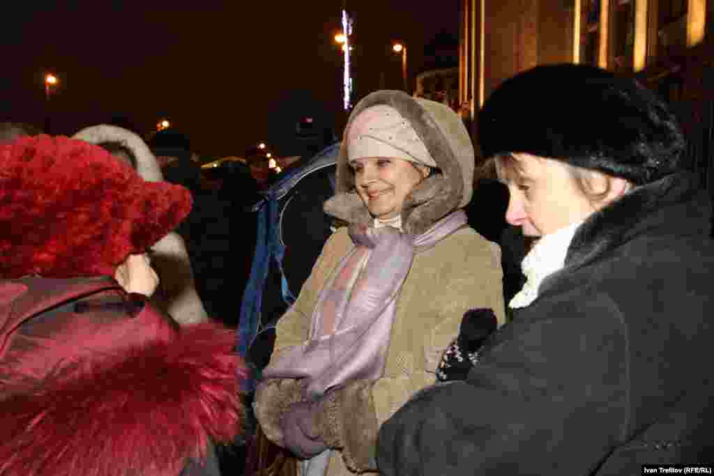 Народный сход за расширение амнистии. Мама фигуранта "Болотного дела" Николая Кавказского Наталья (в центре)