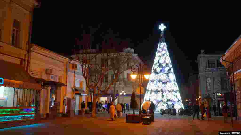 Возле «черной» аптеки
