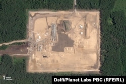 Східна ділянка будівництва військового об'єкта поблизу села Павлівка. Супутниковий знімок від 13 серпня 2025 року