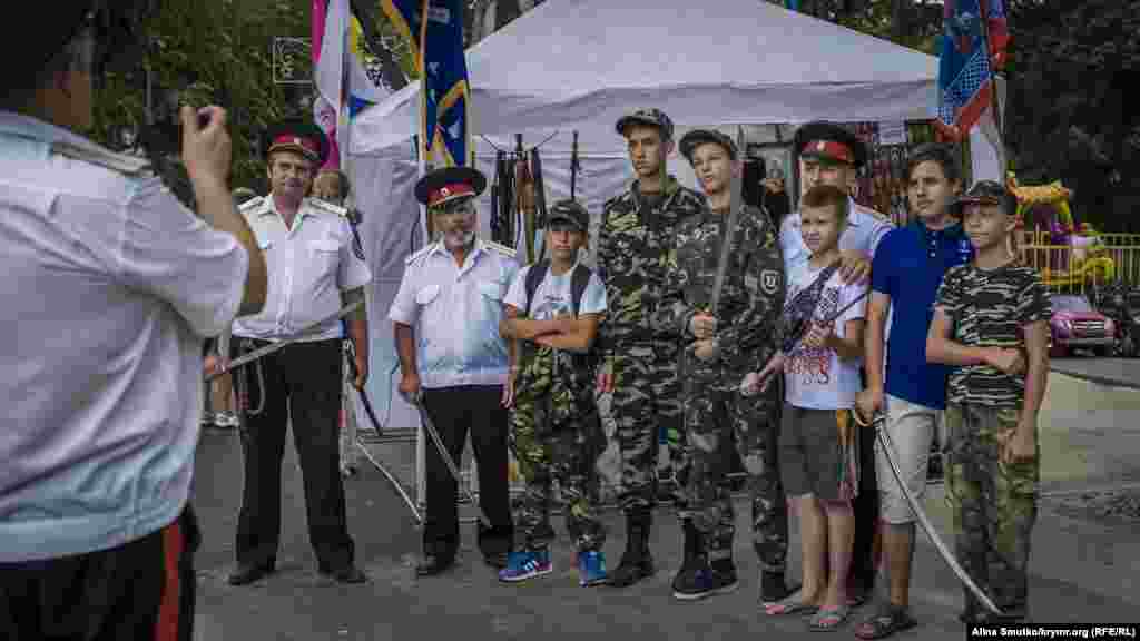 Фото на память с саблей 