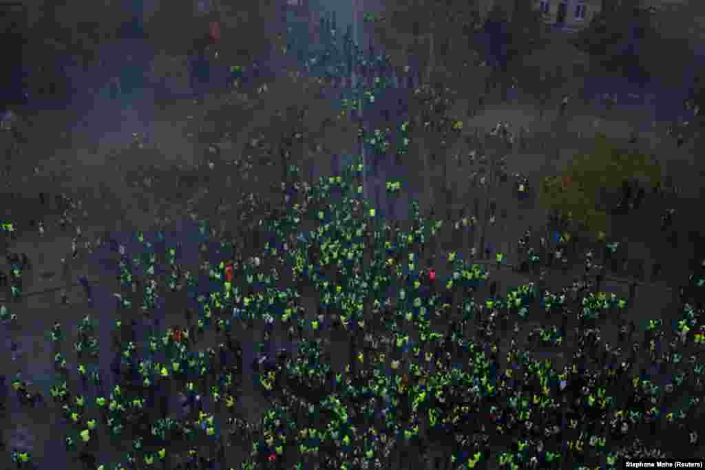 Прем’єр-міністр Едуар Філіпп заявив, що в паризькій акції взяли участь близько п’яти тисяч людей. У всій країні, за повідомленнями французьких медіа, протестували близько 75 тисяч людей