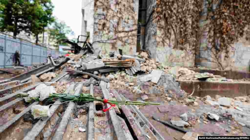 На початку літа 2021 року його обнесли парканом для реконструкції з надбудовою для розміщення офісного центру з підземним паркінгом, а 25 червня зрізали багаторічний виноград, що прикрашав будівлю