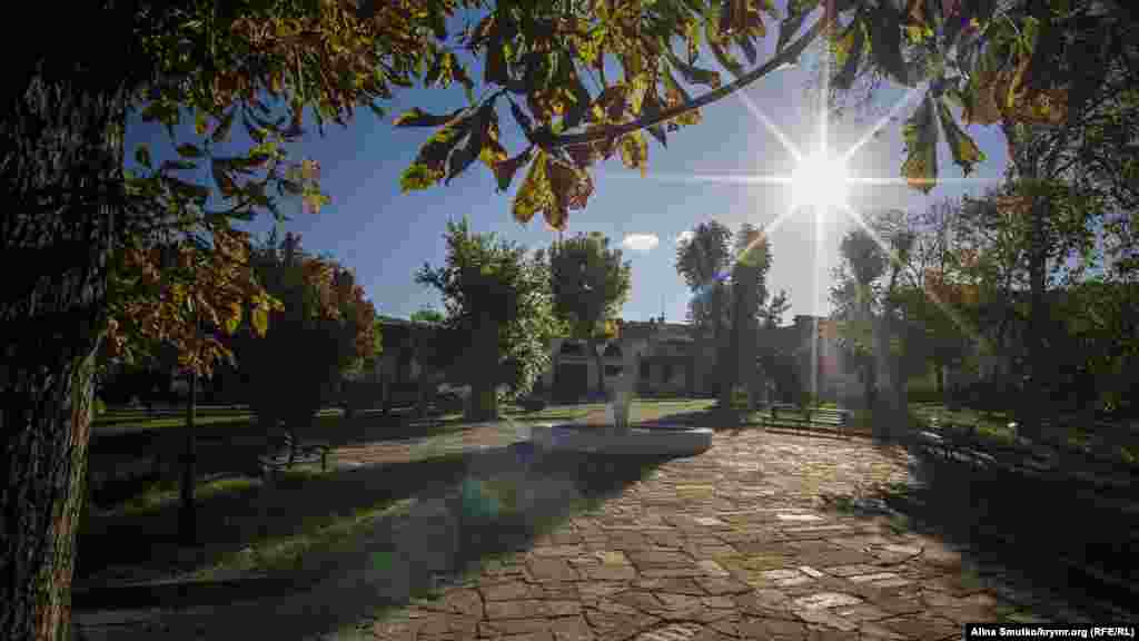 Фонтан на дворцовой площади