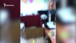 Календари за одного из кандидатов раздают прямо на участке... Календари за одного из кандидатов раздают прямо на участке...