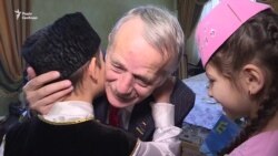 Сім’я вітає Джемілєва з 75-річчям – відео Сім’я вітає Джемілєва з 75-річчям – відео