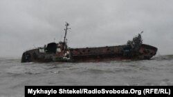 За словами Фірсова, інспектори зможуть назвати більш точні показники забруднення води, коли отримають доступ до судна, що зазнало аварії поблизу берегів Одеси