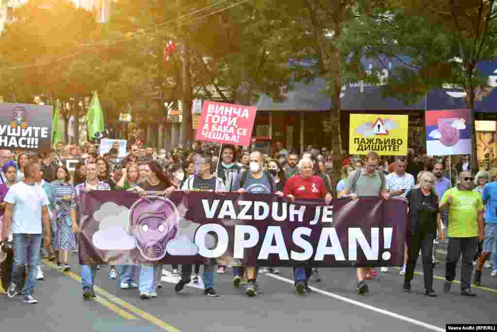 Među zahtevima su i sanacija svih upaljenih deponija, paljenje sekundarnih sirovina, energetska tranzicija, sistem sankcionisanja pojedinaca i velikih firmi, uspostavljanje funkcionalnog pravnog mehanizma za kažnjavanje odgovornih. 