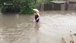 Симферополь поплыл: на город обрушился ливень (видео) Симферополь поплыл: на город обрушился ливень (видео)