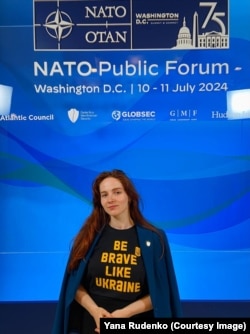 Українка під час Nato Publik Forum