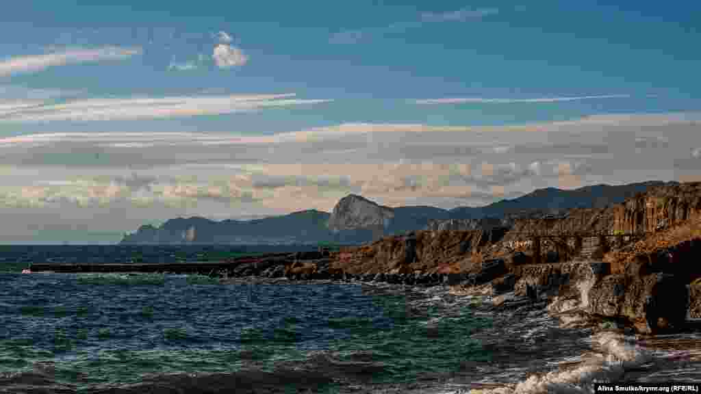 Меганом – одно из самых засушливых мест в Крыму. Климат полупустынный, осадки очень редки