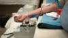 Як заохочують донорів здавати кров у різних країнах