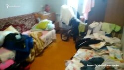 Дом вверх дном: обыски российских силовиков в доме крымчанина (видео) Дом вверх дном: обыски российских силовиков в доме крымчанина (видео)