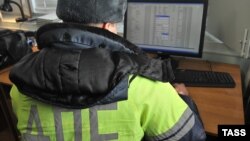 Сотрудник ДПС в Волгограде (архивное фото)