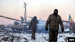 Украинские военные в Донбассе (архивное фото)