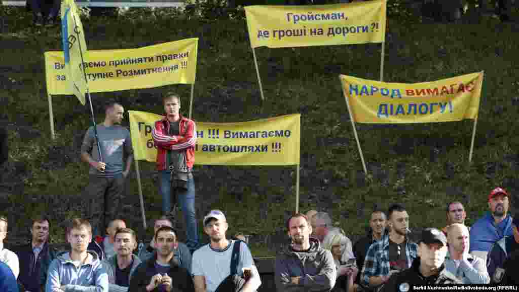 Це не перша акція власників автівок на єврономерах. Влітку відбулася всеукраїнська масова акція водіїв із реєстрацією в сусідніх країнах Європи 