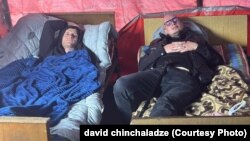 ტარიელ მიქაცაძე, მირზა ლოლაძე, მოშიმშილე მაღაროელები