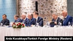 Фотографија од преговорите во Истанбул, мај 2025