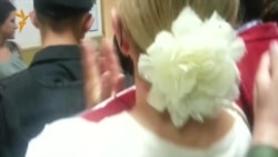 Удальцова встречают в суде Удальцова встречают в суде