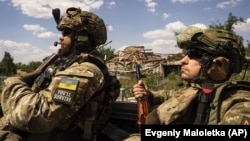 Водночас, як вказують в Пентагоні, російські війська намагаються проводити наступальні операції на Донбасі, але ЗСУ їх відбивають.