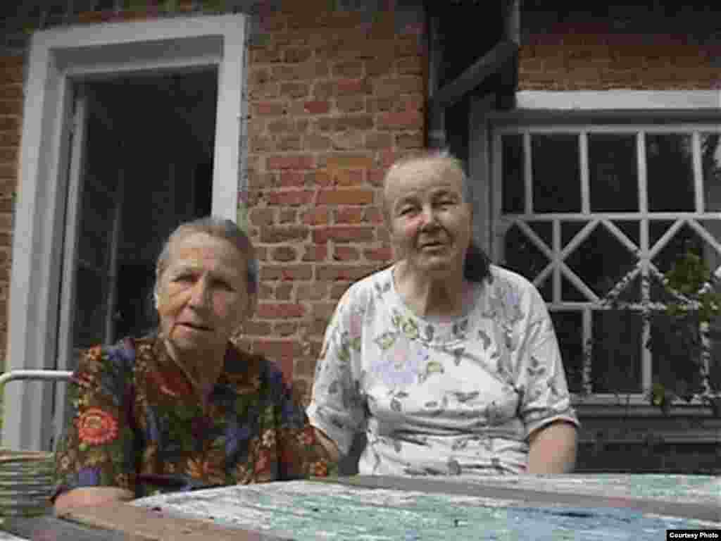 Подруги Стефа Коваль і Ганна Мазепа, 6-й жіночий табір, активні учасниці голодувань і повстання під гаслом «Свобода або смерть» (фотографії надані кіностудією «Заповіт»)