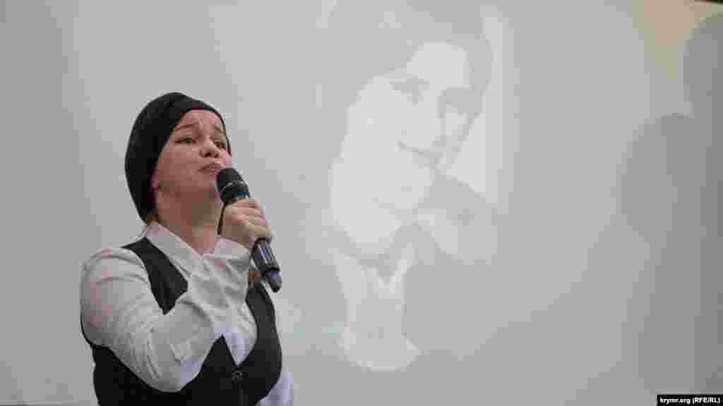 Эльмаз Сейтмамутова представляла на конкурсе Судак. Жюри присудило ей 2-е место в номинации «Декламация стихов» среди учеников 9-11 классов