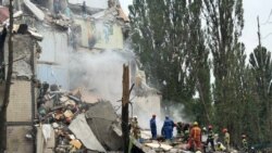 РФ атакувала Київ: зруйновано під'їзд багатоповерхівки, під завалами люди (відео) РФ атакувала Київ: зруйновано під'їзд багатоповерхівки, під завалами люди (відео)