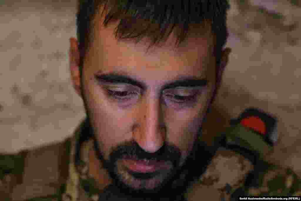 «Фантом» уважно вдивляється в монітор, він побачив піхоту противника, і вже летить скид із дрона…