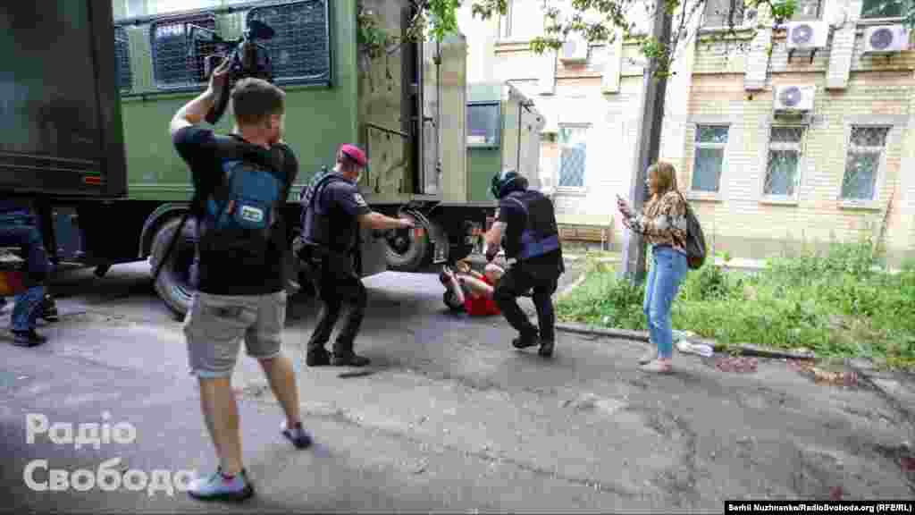 15 червня, окрім Олександра Кір'якова, поліцейські затримали активіста Миколу Виговського та ще одного ветерана війни на Донбасі Віталія Овчаренка. Всього затримані п’ятеро людей