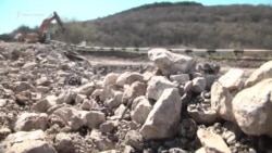 Трассу «Севастополь-Симферополь» готовят к ремонту (видео) Трассу «Севастополь-Симферополь» готовят к ремонту (видео)