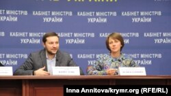 Министр информационной политики Украины Юрий Стець и его советник по Крыму Юлия Каздобина