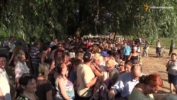 В день тиші «Укроп» роздає в Чернігові продуктові набори В день тиші «Укроп» роздає в Чернігові продуктові набори