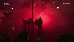 Транспортний хаос, вогонь, сльозогінний газ і зіткнення. Франція страйкує проти пенсійної реформи – відео Транспортний хаос, вогонь, сльозогінний газ і зіткнення. Франція страйкує проти пенсійної реформи – відео