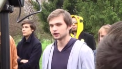 У Росії «ловець покемонів» Соколовський після вироку суду заявив про «абсурдне звинувачення» (відео) У Росії «ловець покемонів» Соколовський після вироку суду заявив про «абсурдне звинувачення» (відео)