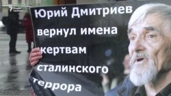 "Он очень нравственный человек" "Он очень нравственный человек"