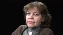 Учитель Евгения Абелюк - о Медведеве и зарплатах педагогов Учитель Евгения Абелюк - о Медведеве и зарплатах педагогов