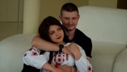 Nakon tri godine u zarobljeništvu, ukrajinski vojnik zaprosio djevojku koja ga je čekala