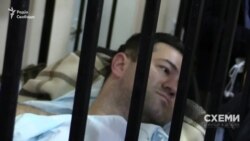 Насірова на ношах занесли до приміщення суду в Києві (відео) Насірова на ношах занесли до приміщення суду в Києві (відео)