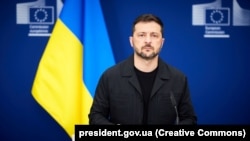 Володимир Зеленський нагадав, що російська армія вже давно відтягнула танки та бронетехніку від лінії фронту, адже їх одразу знищують дрони