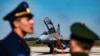 Piloti Rusije i Srbije pored aviona MIG 29, aerodrom Batajnica, 4. oktobar 2018.