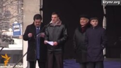 Митинг крымскотатарских бюджетников в поддержку Путина Митинг крымскотатарских бюджетников в поддержку Путина