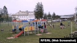 Територія прихистку у Польщі, куди евакуювали дітей із Запоріжжя