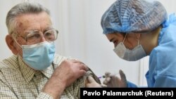 За даними МОЗ, загалом за час кампанії з вакцинації щепилися понад 14 мільйонів людей