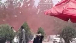 Постріли й подразливий газ біля входу в аеропорт Кабула (відео) Постріли й подразливий газ біля входу в аеропорт Кабула (відео)