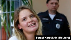 Одна з учасниць акції Вероніка Нікульшина у суді в Москві, 16 липня 2018 року