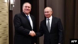 Держсекретар США Майк Помпео та президент Росії Володимир Путін, Сочі, Росія, 14 трпавня 2019 року