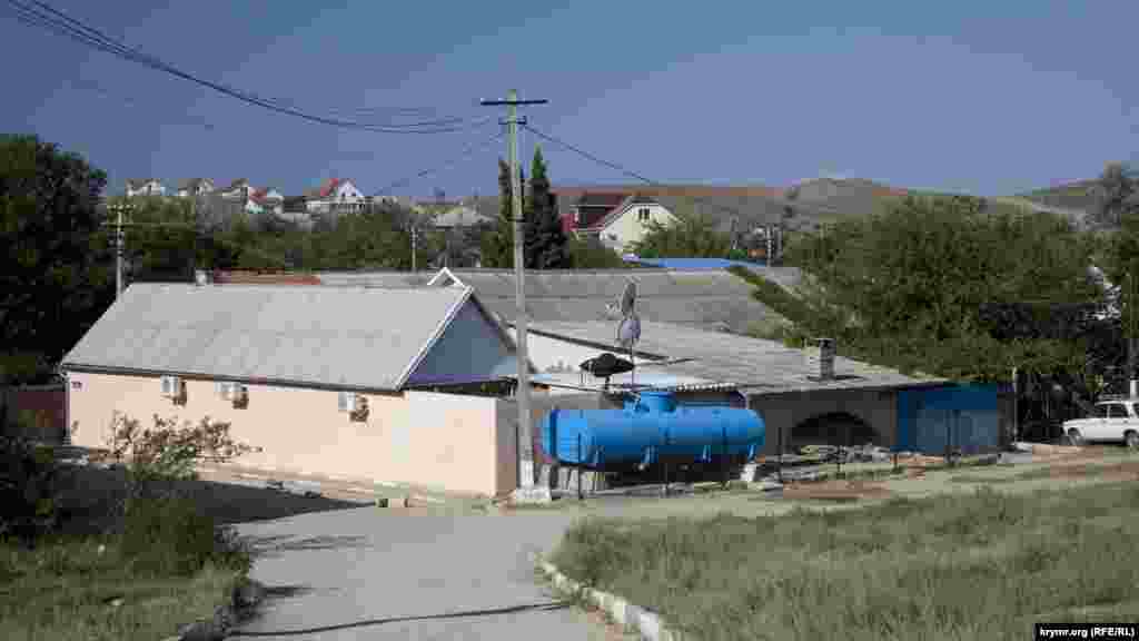 Прибрежное – старое военное поселение, живущее сейчас туристическим бизнесом