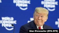 Президент США Дональд Трамп перебуває за межами США, на зустрічі Всесвітнього економічного форуму, Давос, Швейцарія, 21 січня 2020 року