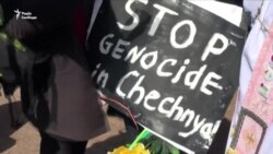 ЛГБТ-активістів затримали на першотравневій акції в російському Санкт-Петербурзі (відео) ЛГБТ-активістів затримали на першотравневій акції в російському Санкт-Петербурзі (відео)